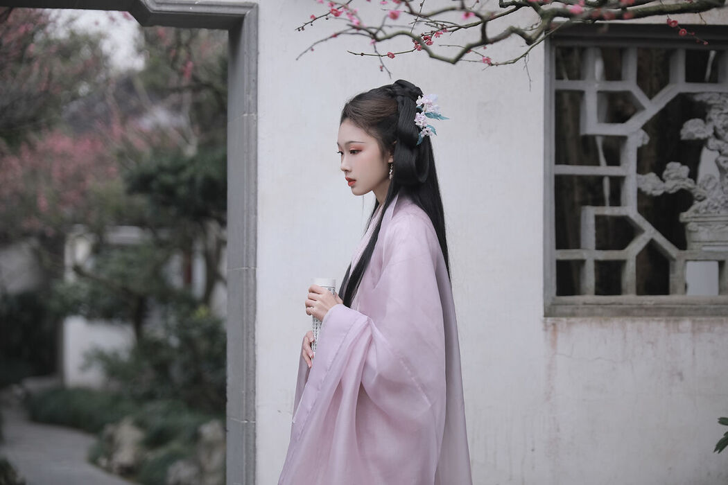 YiTuYu艺图语 Vol.7097 Qin Qin