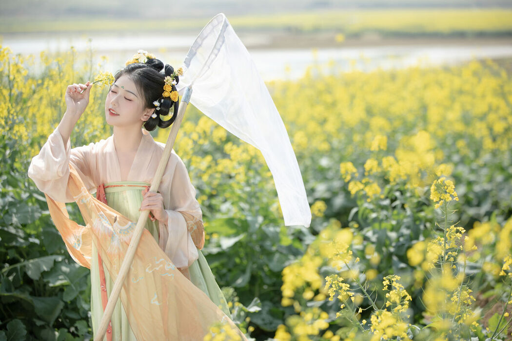 YiTuYu艺图语 Vol.7111 Suan La Tang Er
