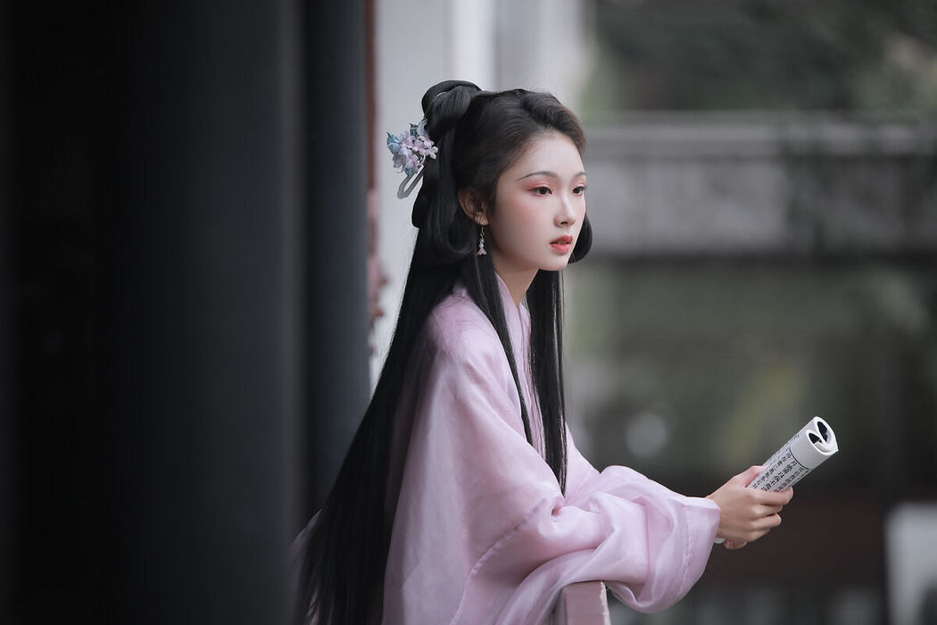 YiTuYu艺图语 Vol.7097 Qin Qin