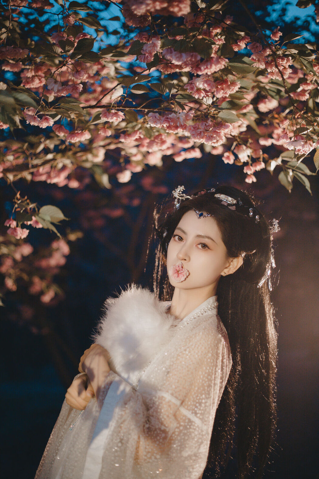 YiTuYu艺图语 Vol.7115 Yi Xuan
