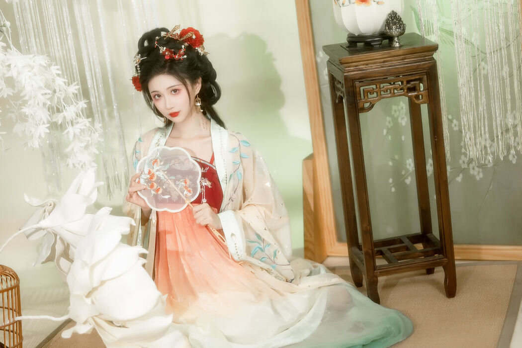 YiTuYu艺图语 Vol.7124 Qi Luo Sheng De Xiao Su Su