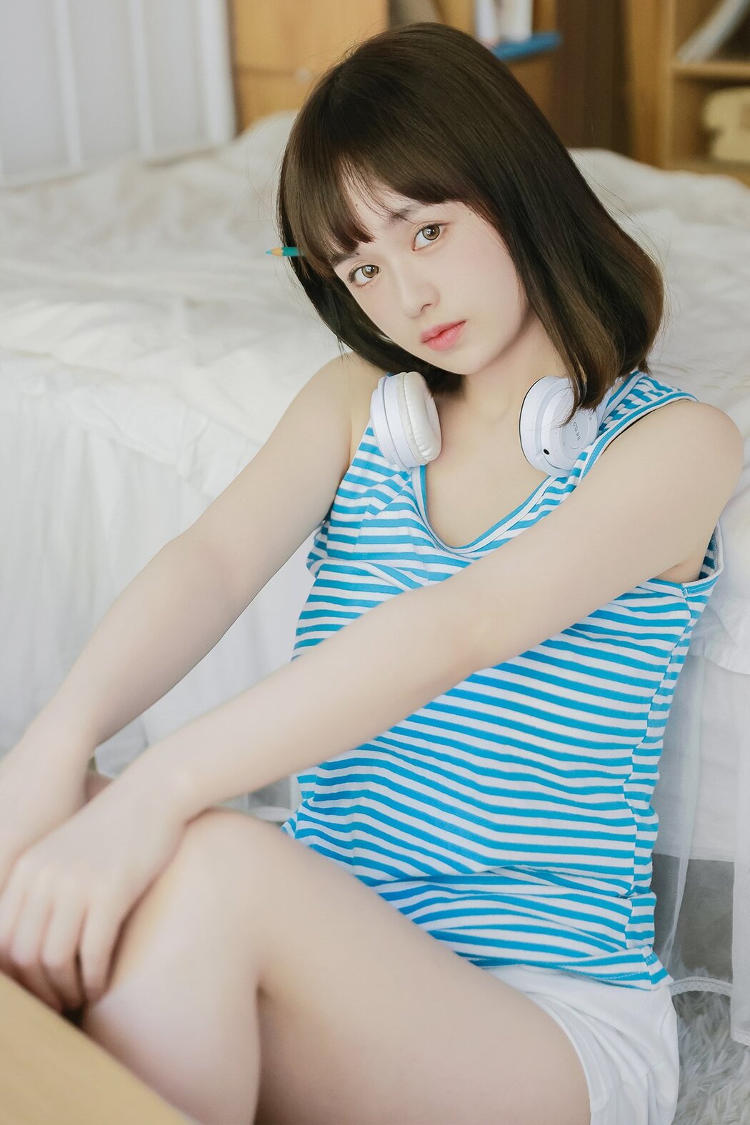 YiTuYu艺图语 Vol.7072 Juan Cun Xiao Ming Cover Photo