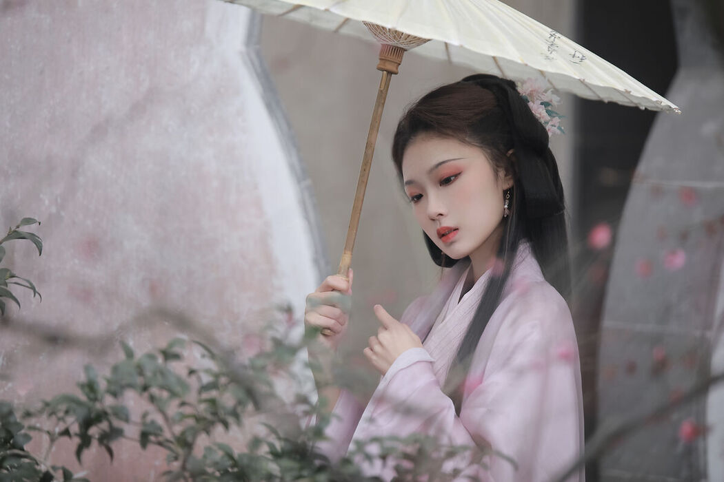 YiTuYu艺图语 Vol.7097 Qin Qin