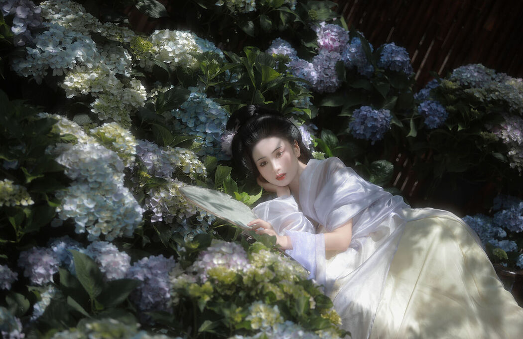 YiTuYu艺图语 Vol.7079 Yu Jin