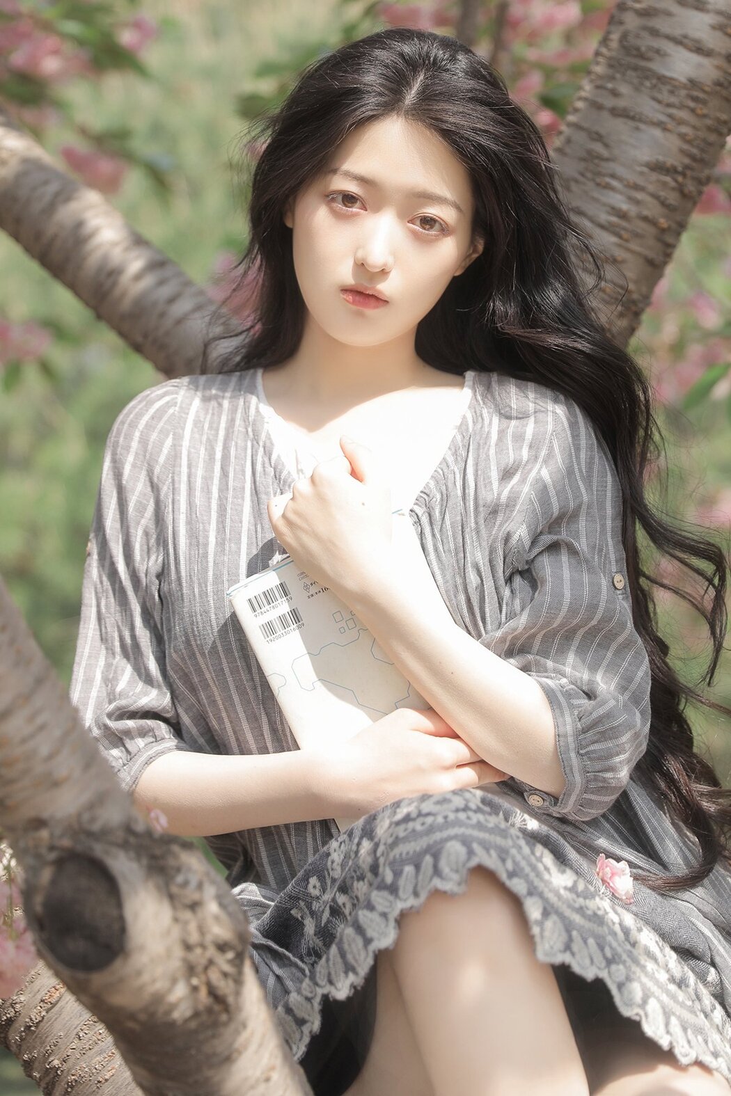 YiTuYu艺图语 Vol.7128 Xu Jia Yue Cover Photo