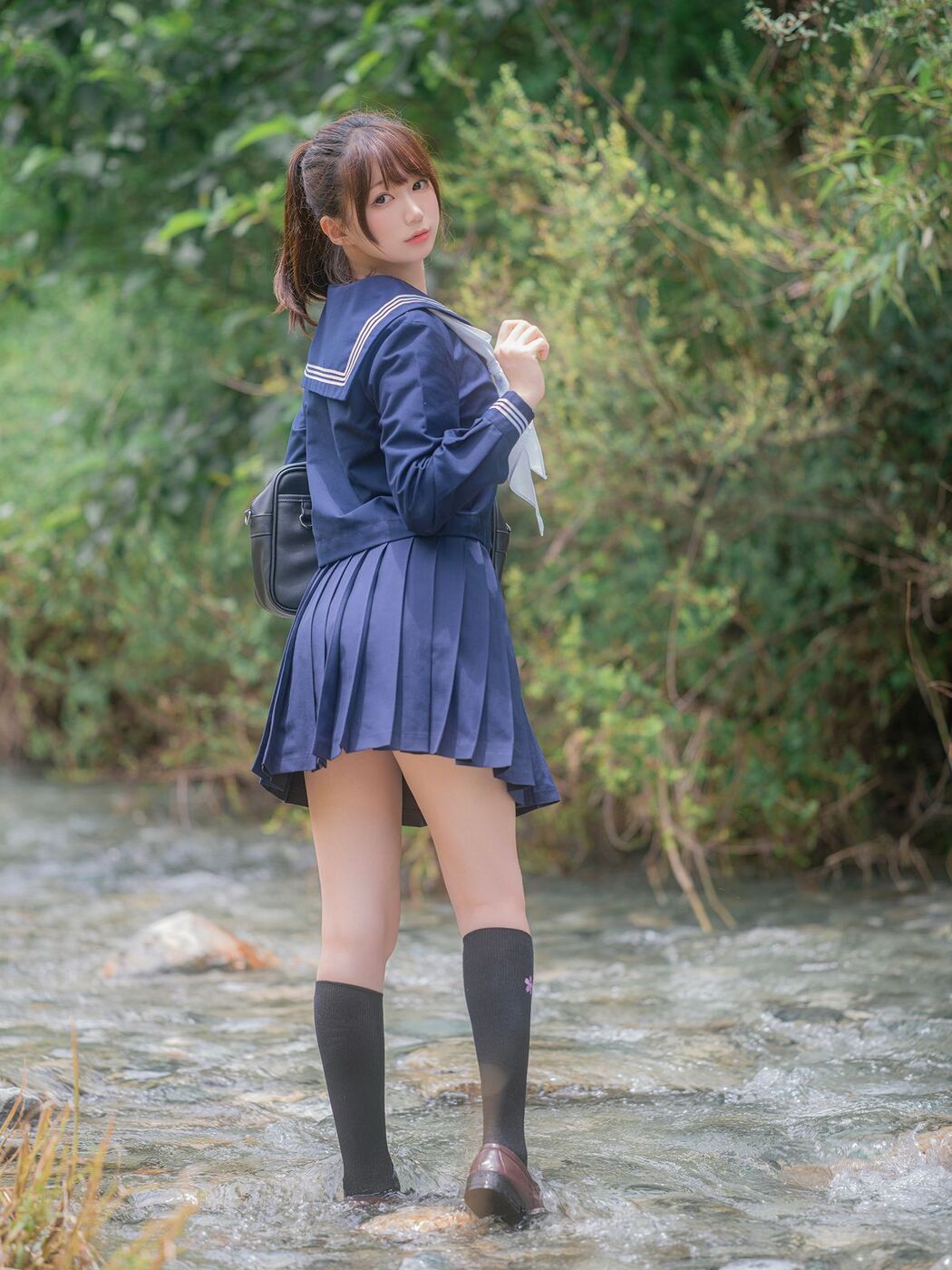 Coser@NAGISA魔物喵 – 川で水遊び Part1 (56P)