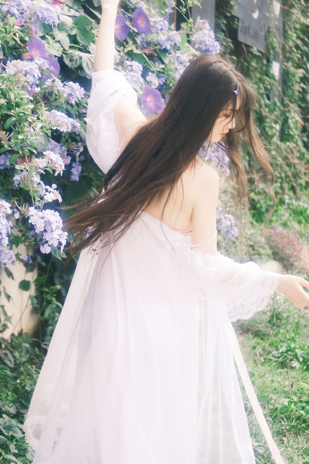 YiTuYu艺图语 Vol.7127 Ai Pai Zhao De Xiao Shi