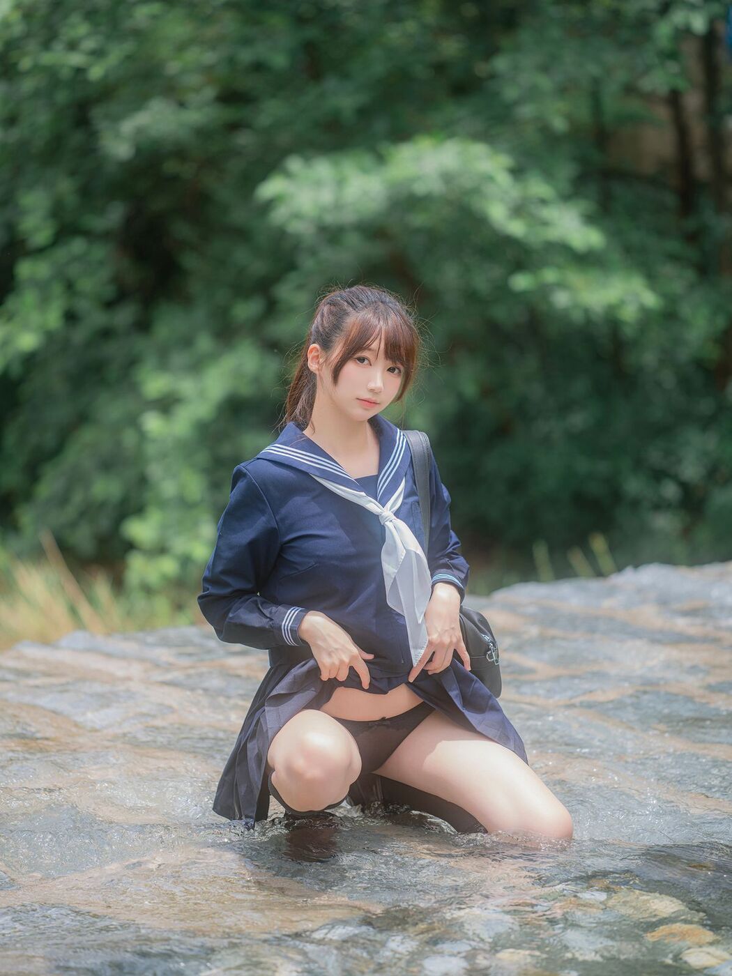 Coser@NAGISA魔物喵 – 川で水遊び Part1 (56P)