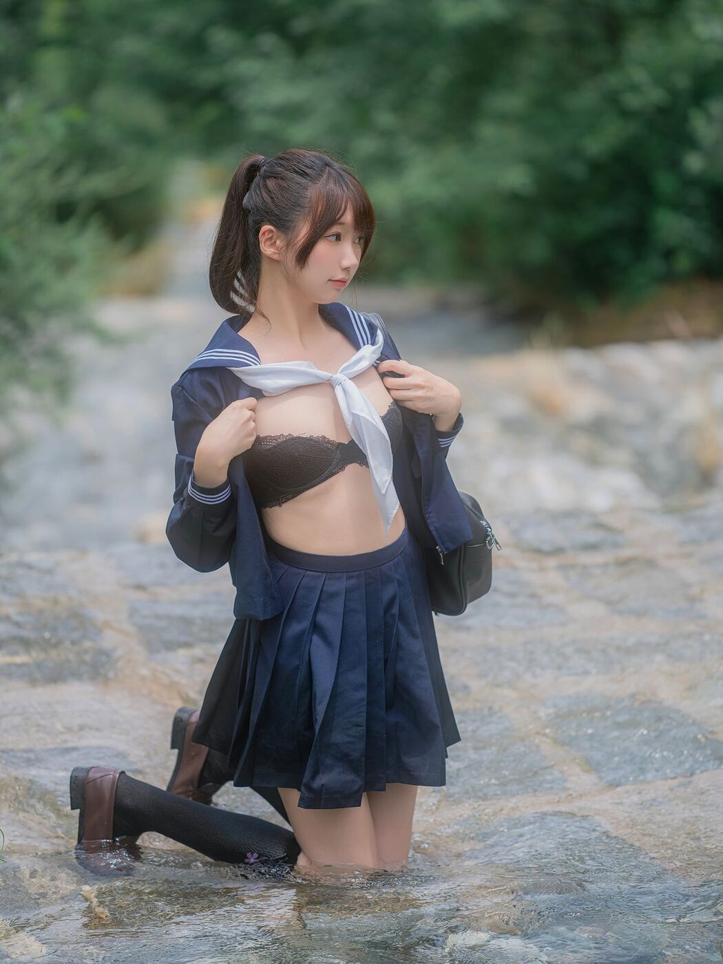 Coser@NAGISA魔物喵 – 川で水遊び Part1 (56P)
