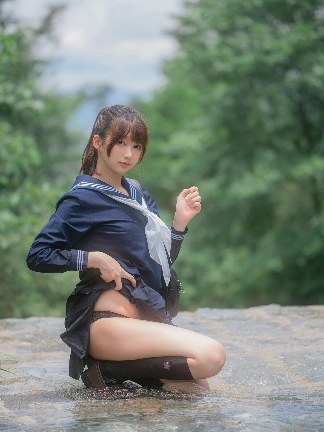 Coser@NAGISA魔物喵 – 川で水遊び Part1 (56P)