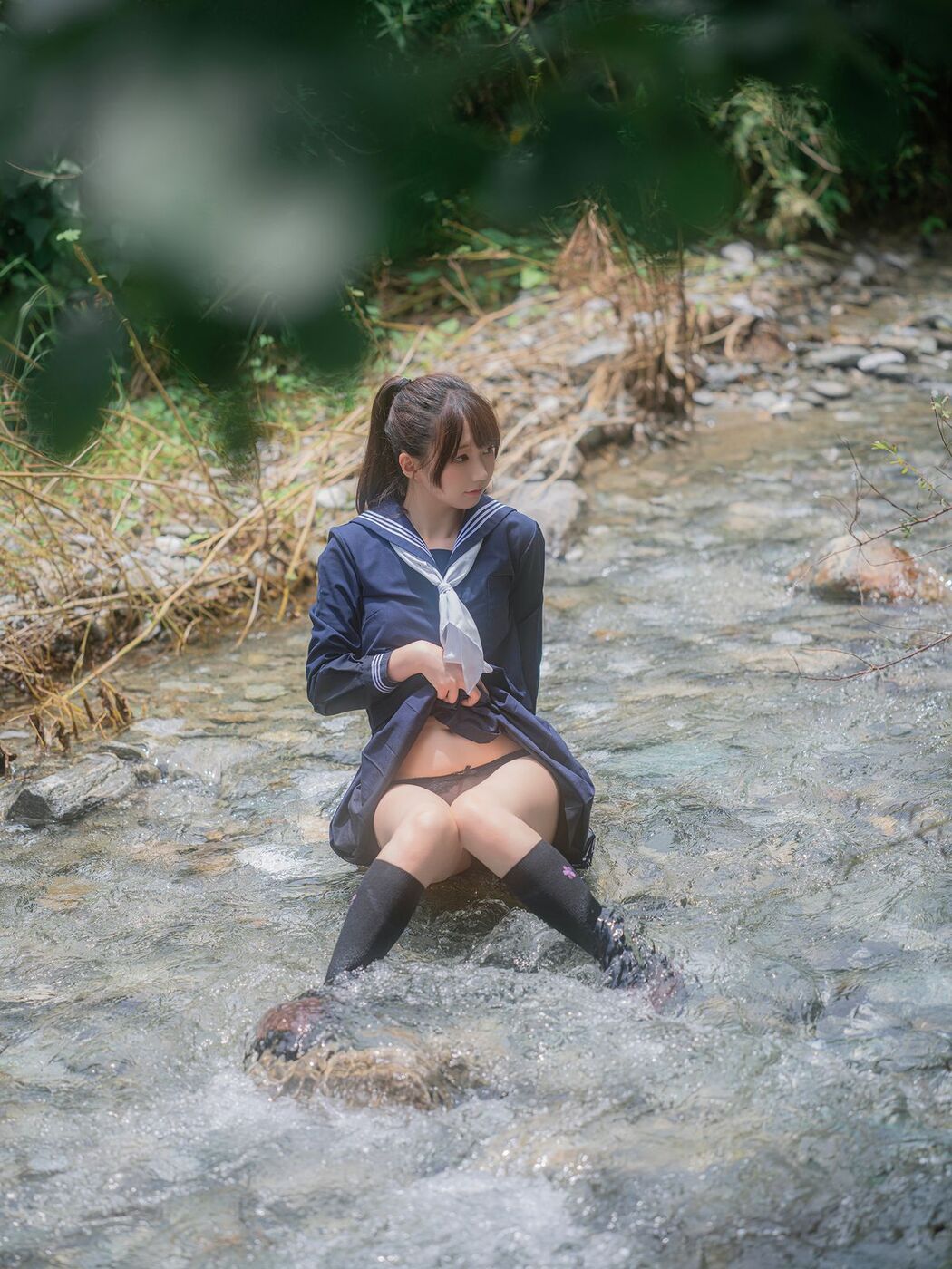 Coser@NAGISA魔物喵 – 川で水遊び Part1 (56P)