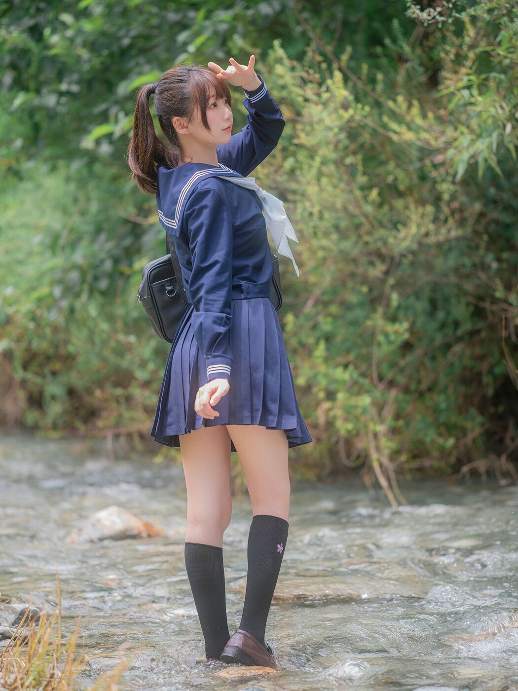 Coser@NAGISA魔物喵 – 川で水遊び Part1 (56P)