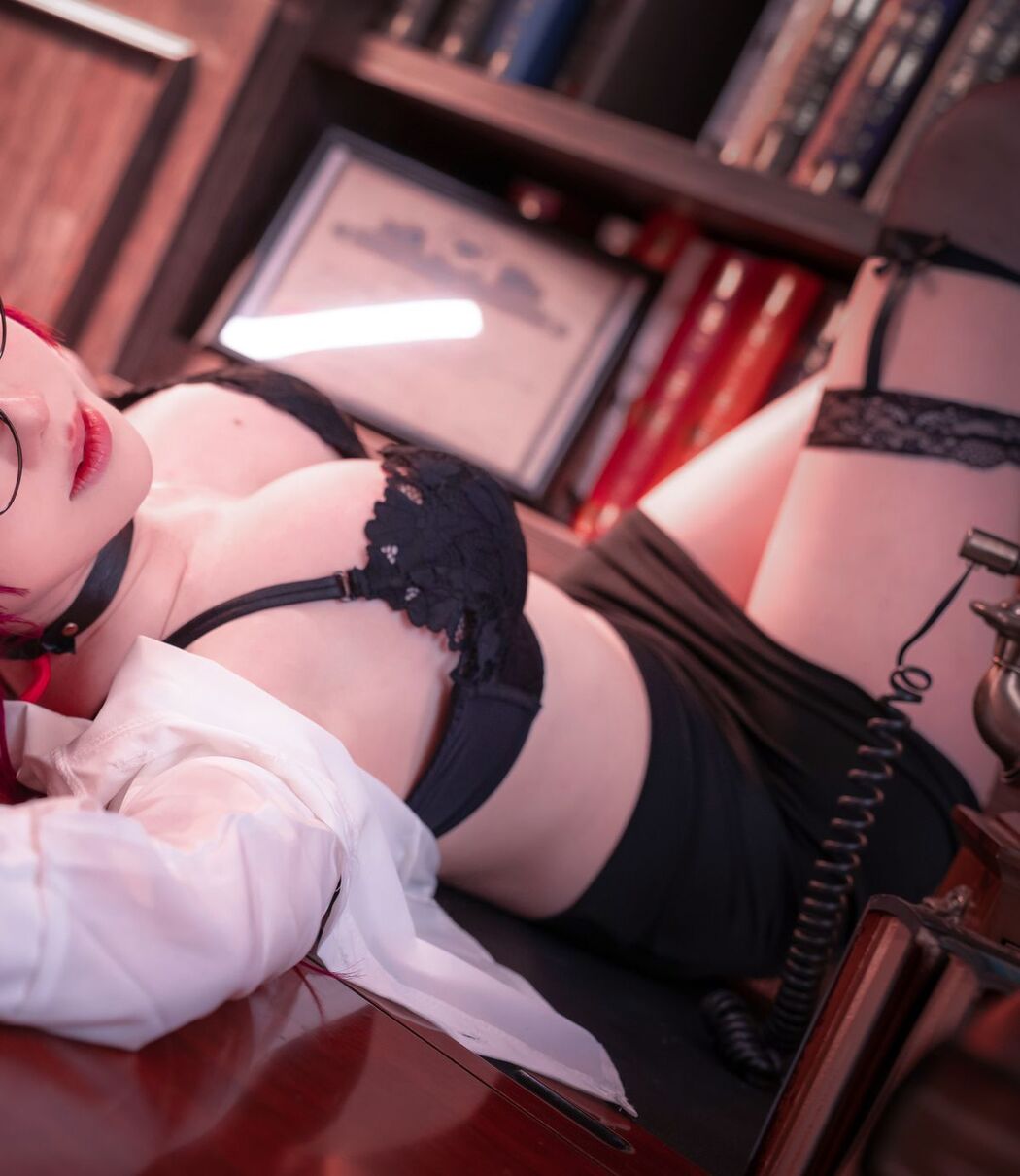 Coser@Sally多啦雪 Sally Dorasnow – Kafka OL (36P)