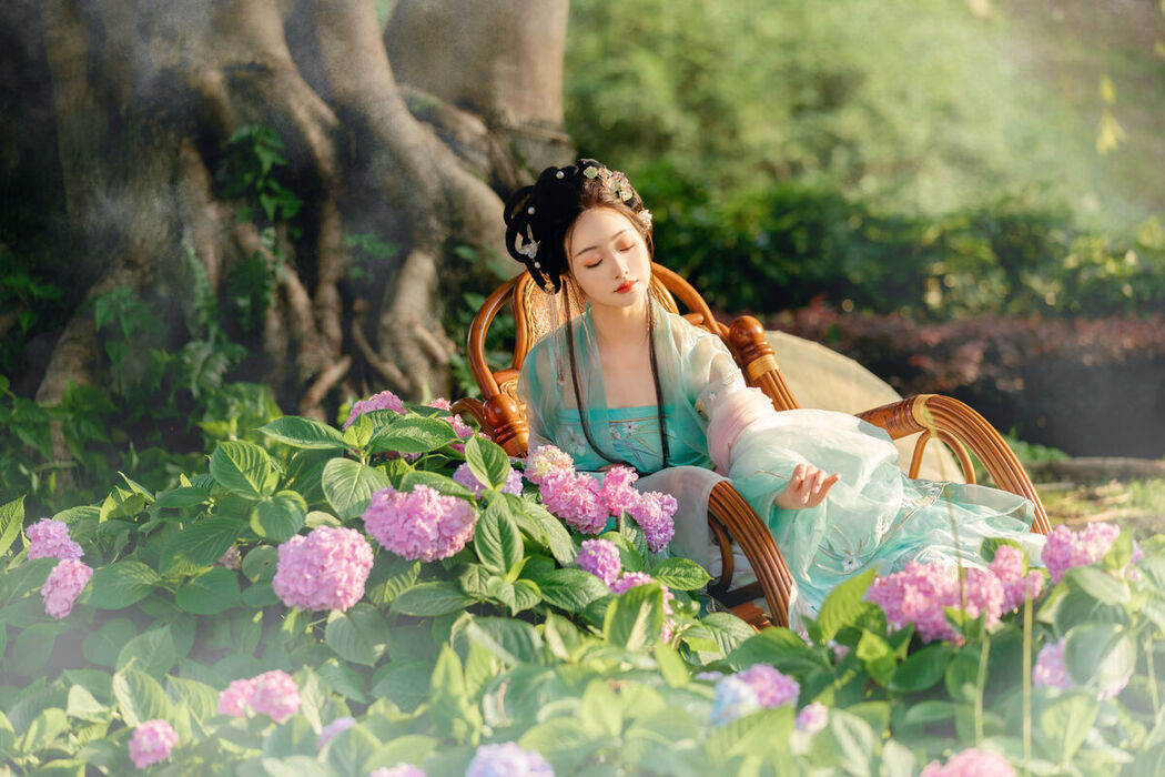 YiTuYu艺图语 Vol.7165 Ling Zi Xi