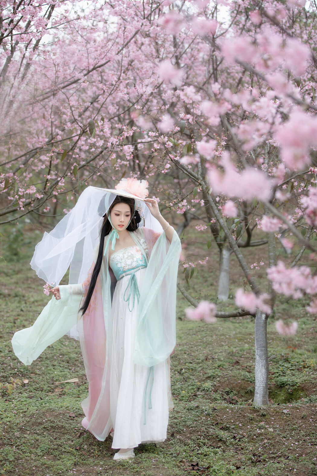 YiTuYu艺图语 Vol.7214 Zhi Zhi Qi