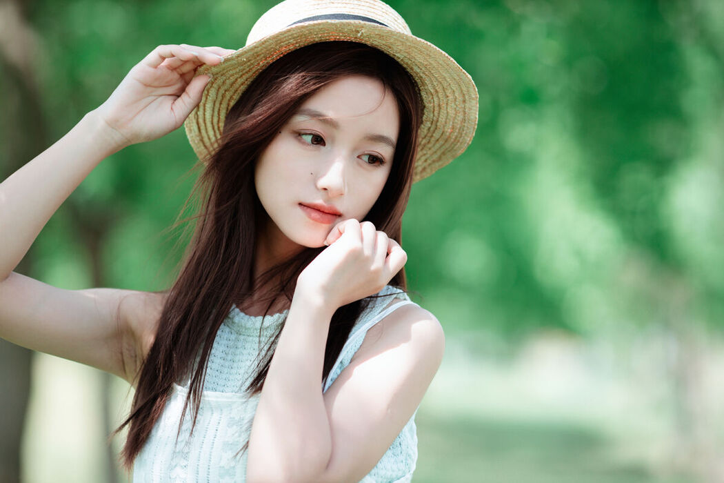 YiTuYu艺图语 Vol.7211 Yu Er