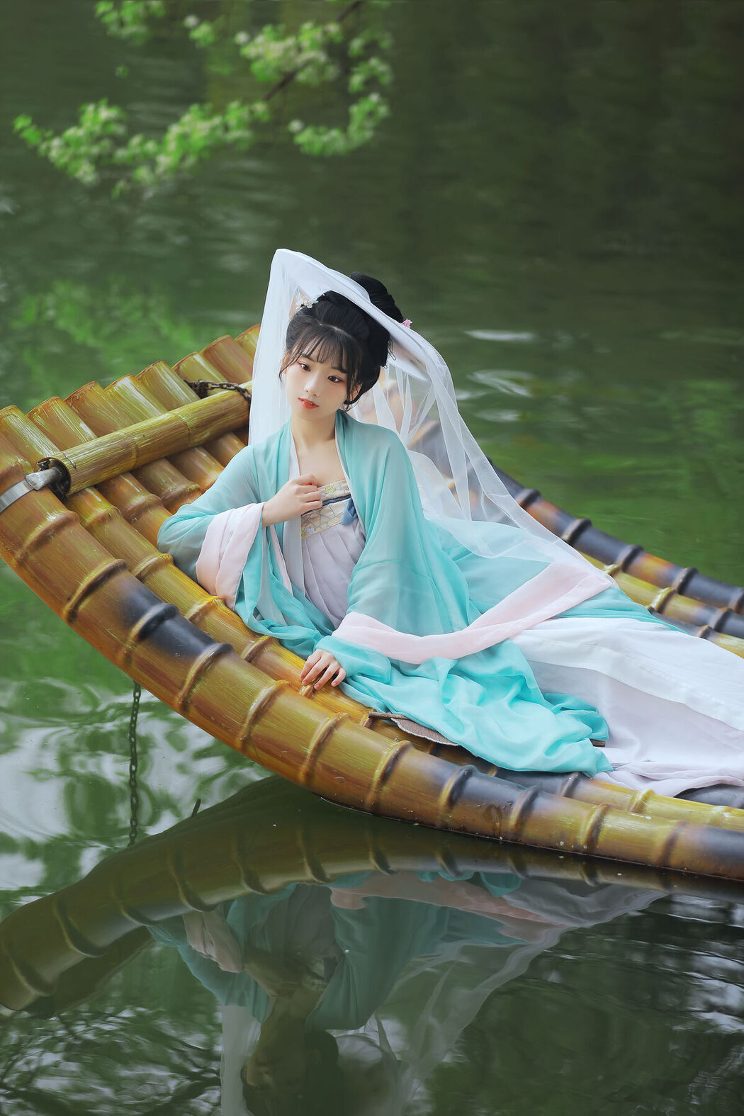 YiTuYu艺图语 Vol.7164 Zhou Zhou Ay