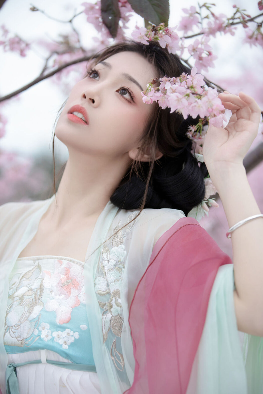 YiTuYu艺图语 Vol.7214 Zhi Zhi Qi