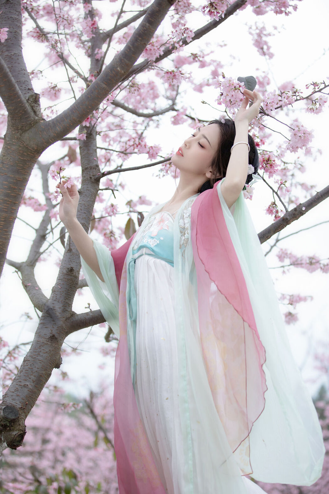 YiTuYu艺图语 Vol.7214 Zhi Zhi Qi