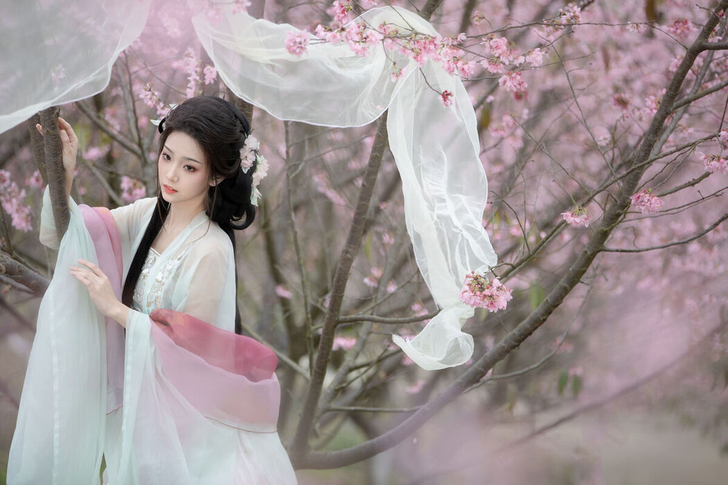 YiTuYu艺图语 Vol.7214 Zhi Zhi Qi