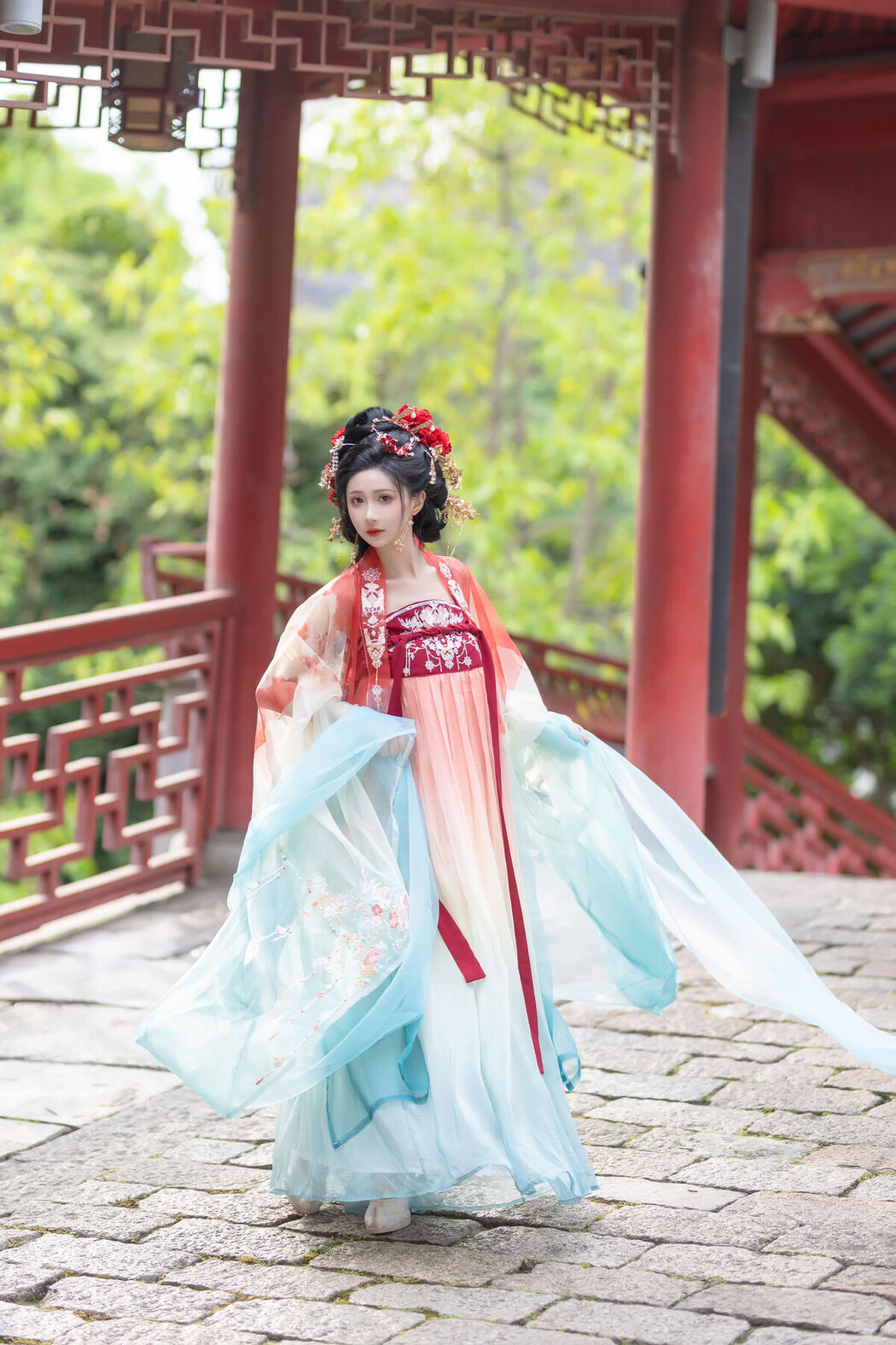 YiTuYu艺图语 Vol.7208 Qi Luo Sheng De Xiao Su Su