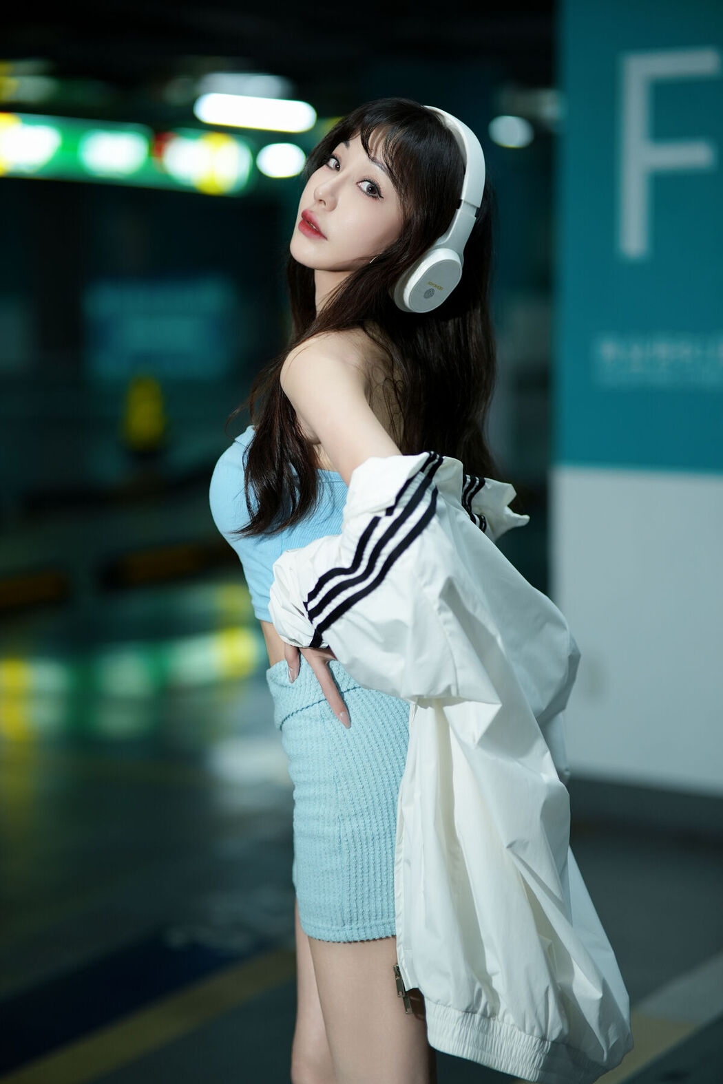 YiTuYu艺图语 Vol.7201 Swikey