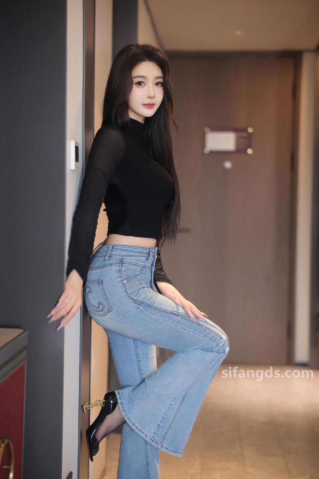 XR Uncensored Candy Tang Tang Candy糖糖 – R18 秀人网模特 牛仔裤黑丝