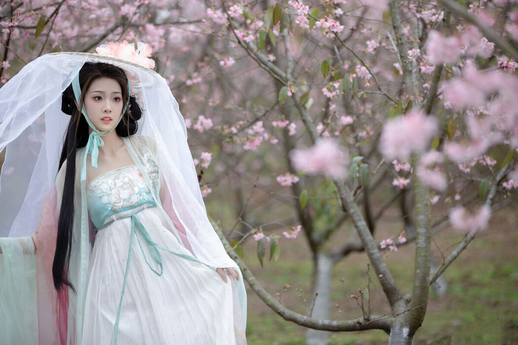 YiTuYu艺图语 Vol.7214 Zhi Zhi Qi