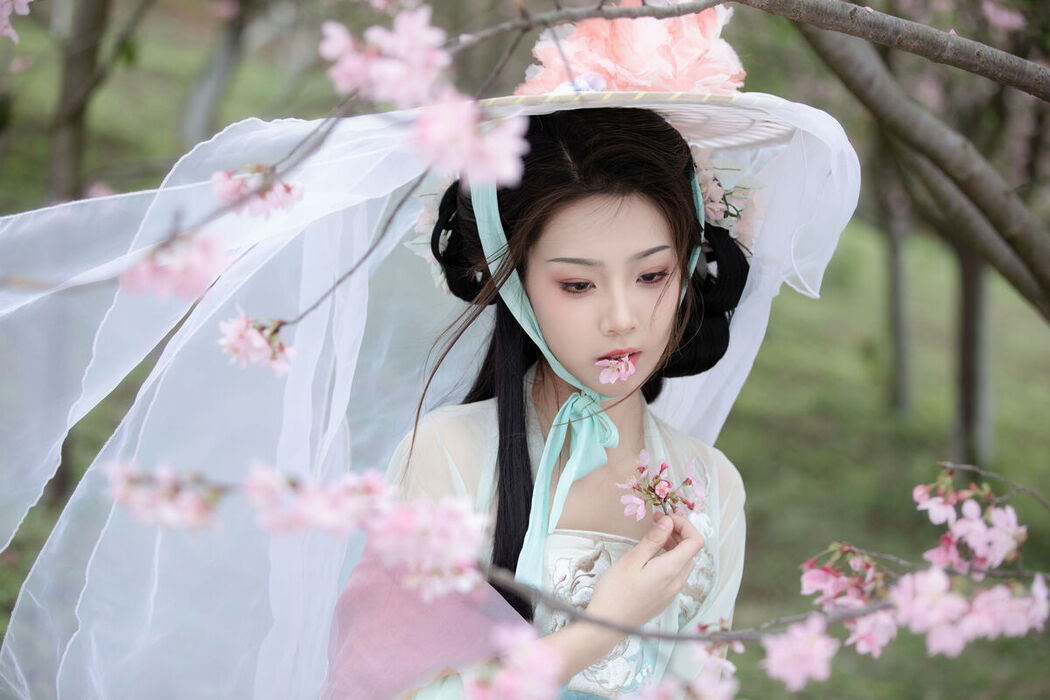 YiTuYu艺图语 Vol.7214 Zhi Zhi Qi