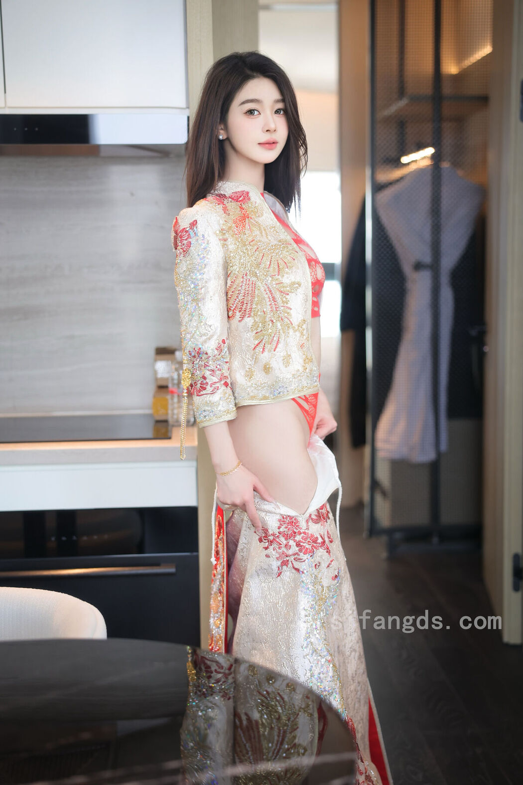 XR Uncensored Candy Tang Tang Candy糖糖 – R18 秀人网模特 新年礼服 Part1