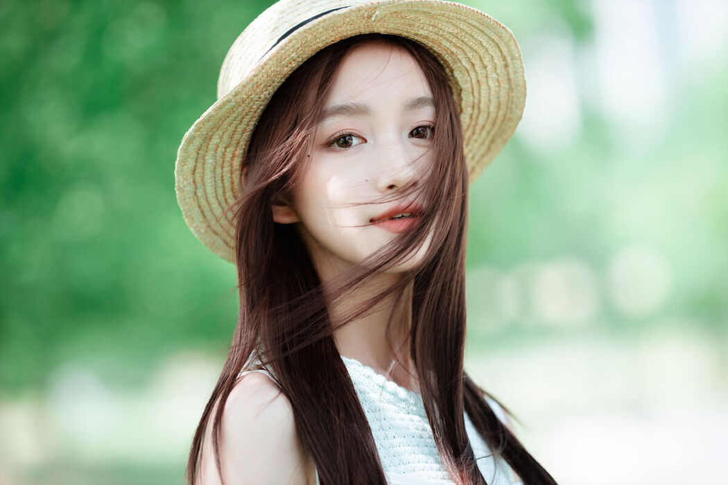 YiTuYu艺图语 Vol.7211 Yu Er