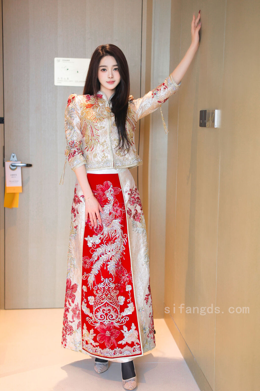 XR Uncensored Candy Tang Tang Candy糖糖 – R18 秀人网模特 新年礼服 Part1