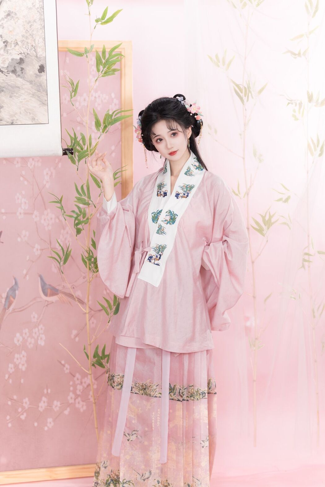 YiTuYu艺图语 Vol.7149 Qi Luo Sheng De Xiao Su Su