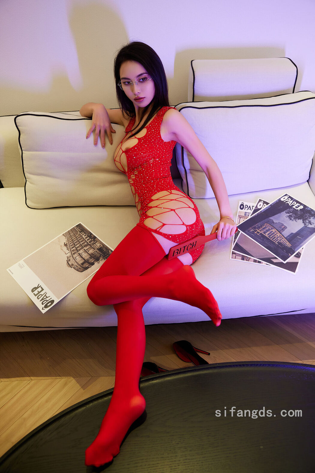 XR Uncensored lingyu69 – R18 秀人网模特 红色情趣魅惑 (91P)