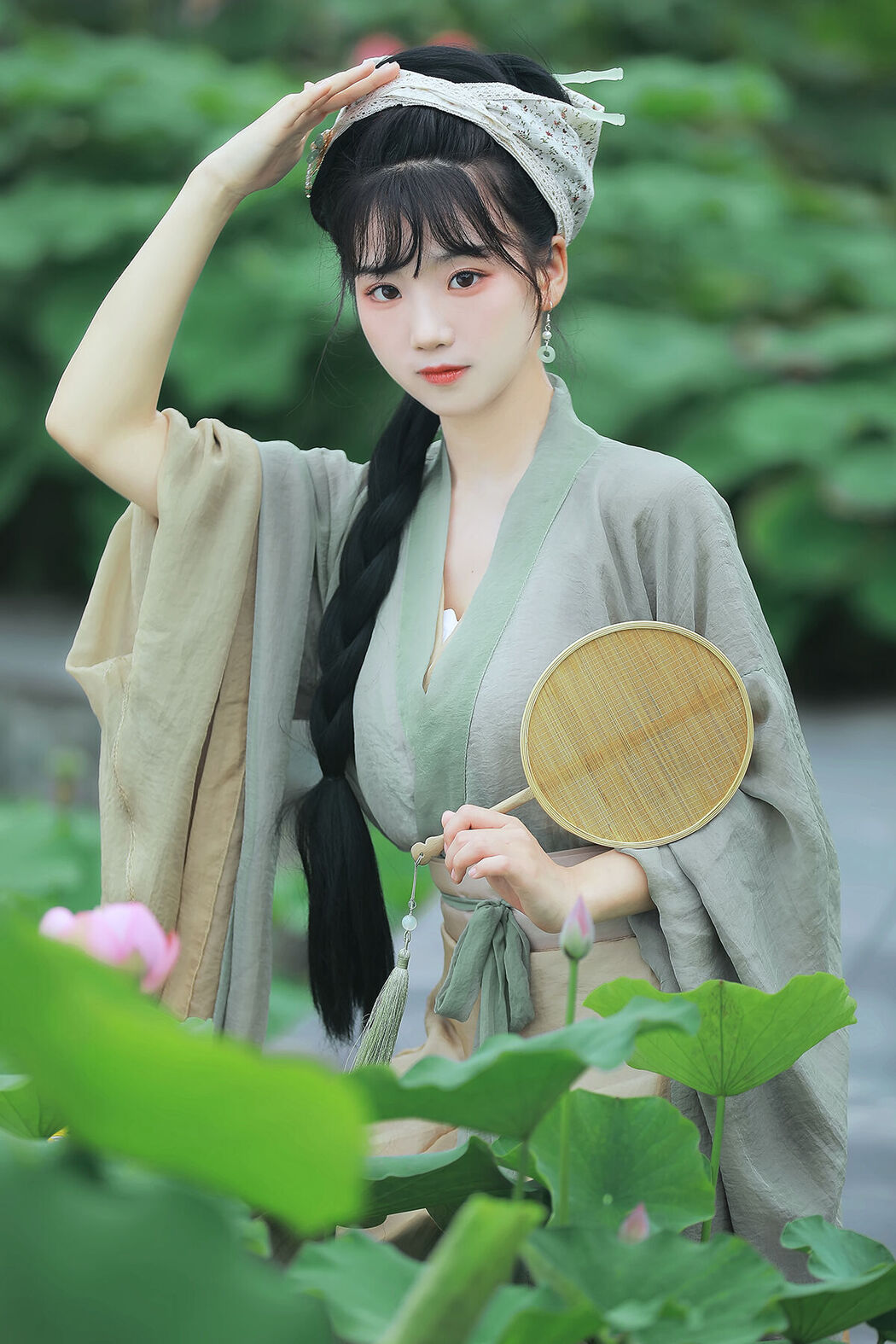 YiTuYu艺图语 Vol.7196 Zhou Zhou Ay Cover Photo