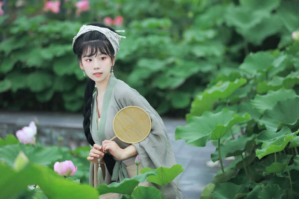 YiTuYu艺图语 Vol.7196 Zhou Zhou Ay