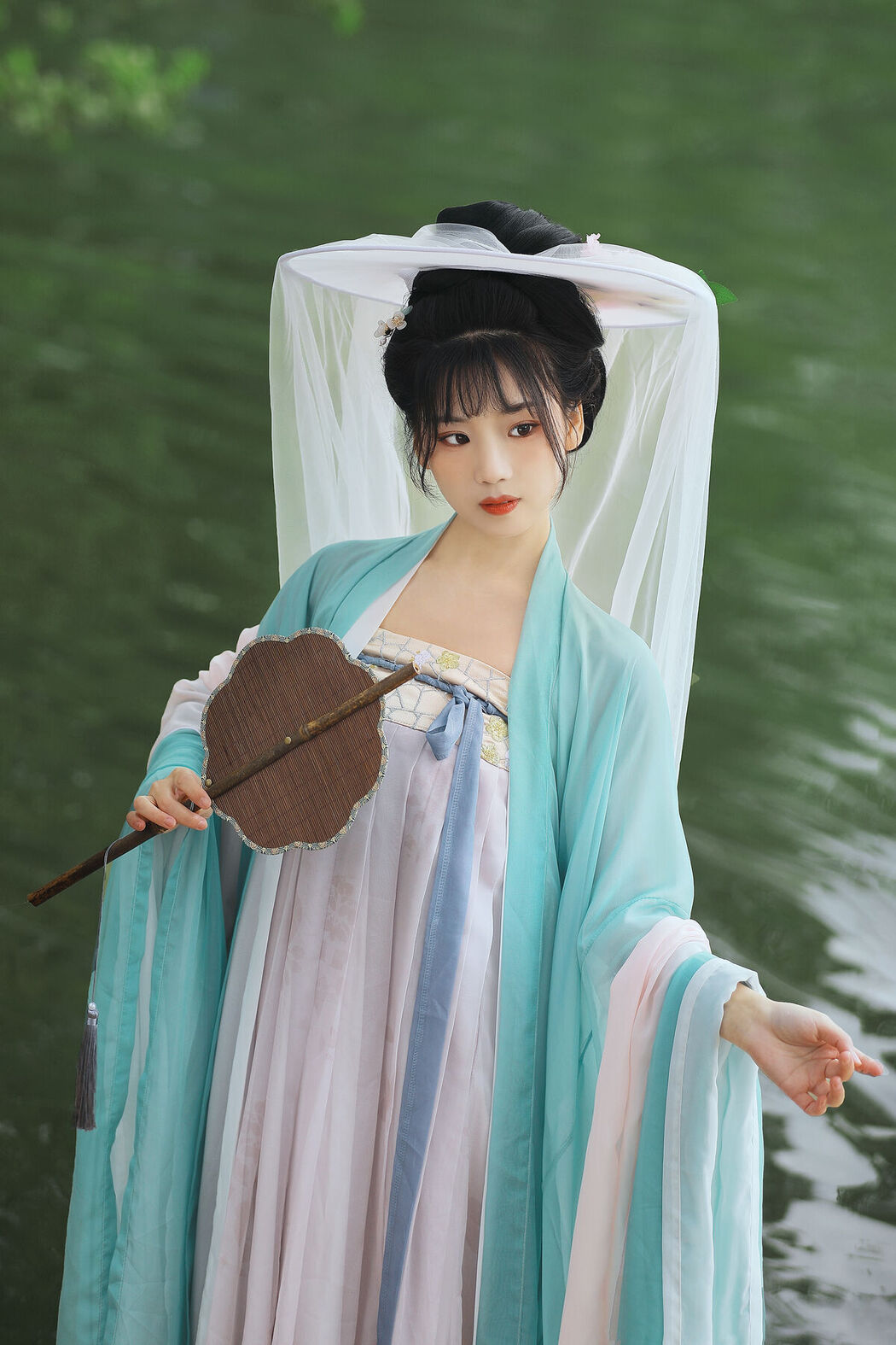 YiTuYu艺图语 Vol.7164 Zhou Zhou Ay