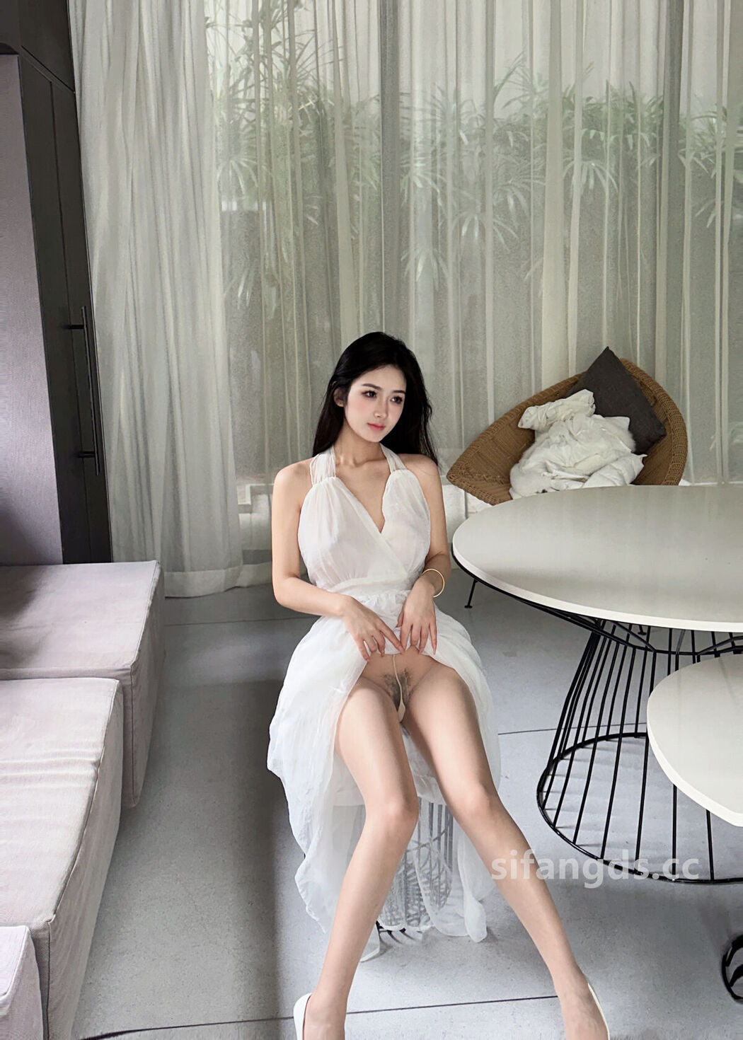 XR Uncensored Tan Xiao Ling 谭小灵 – R18 秀人网模特 白色连衣裙下的无内肉丝 Part02 (46P)
