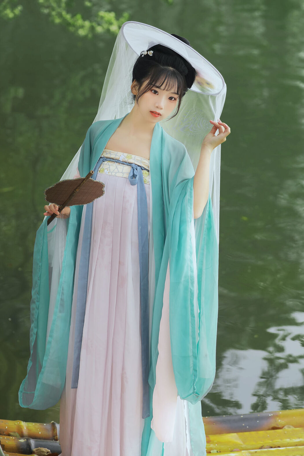 YiTuYu艺图语 Vol.7164 Zhou Zhou Ay
