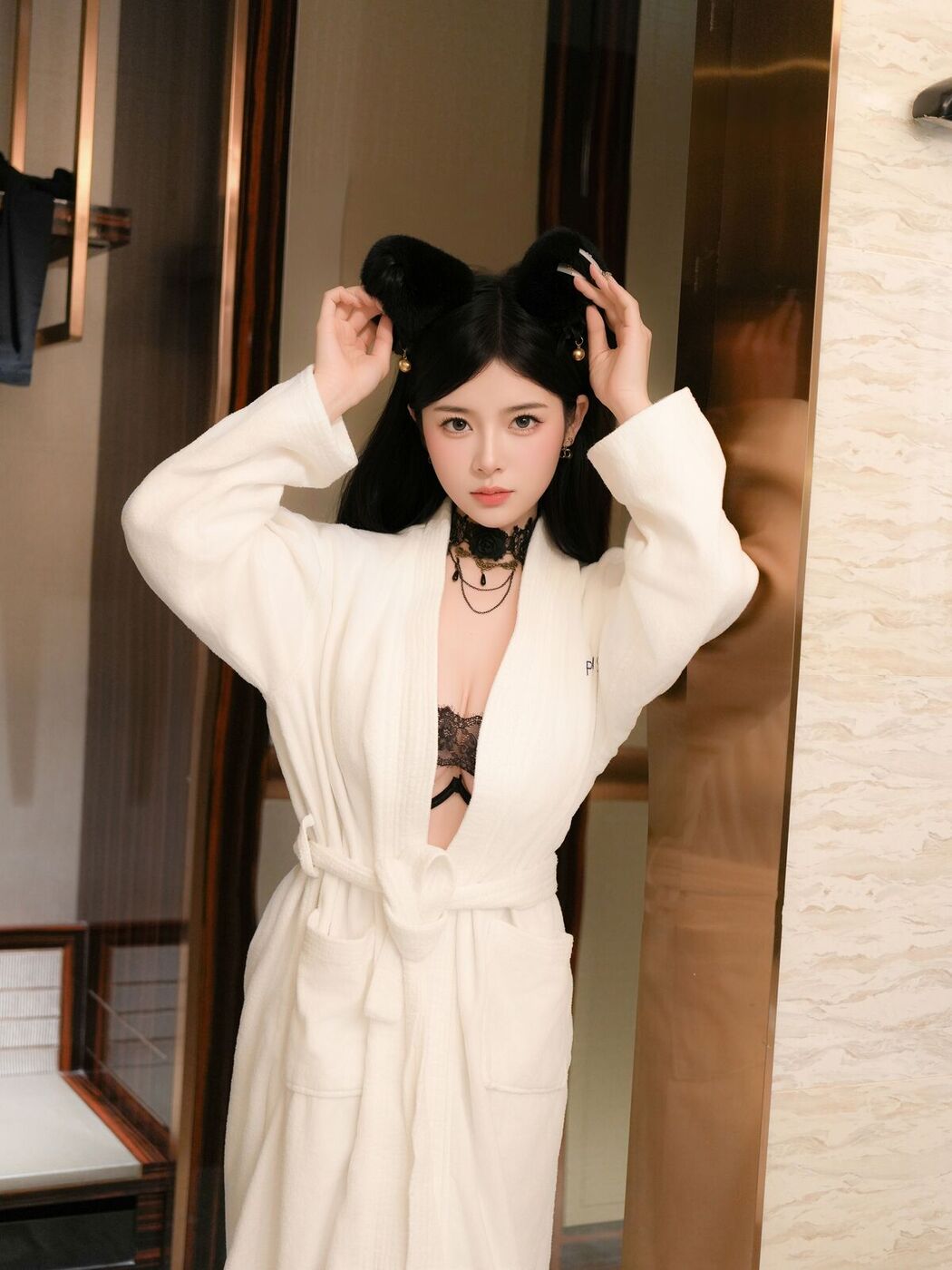 XR Uncensored You Jiang 优酱 – R18 秀人网模特 浴室情趣 (82P)