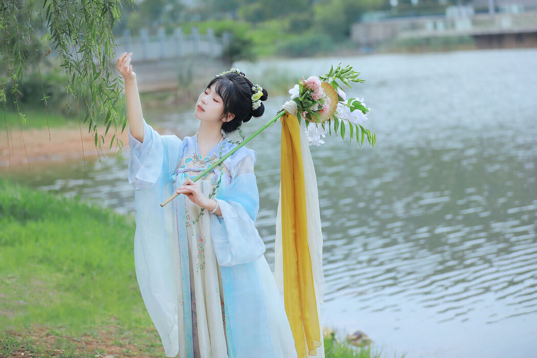 YiTuYu艺图语 Vol.7304 Zhou Zhou Ay
