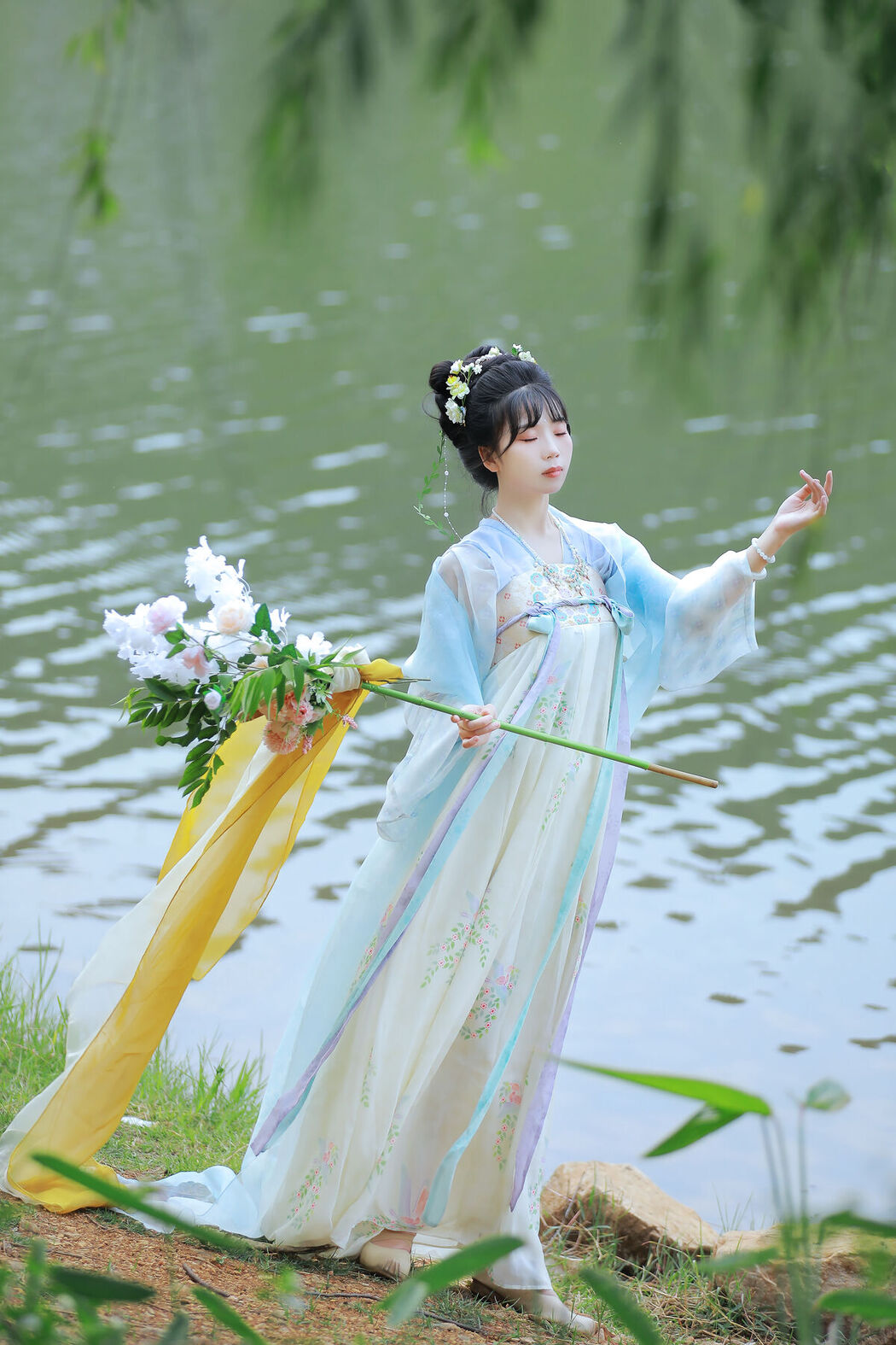 YiTuYu艺图语 Vol.7304 Zhou Zhou Ay