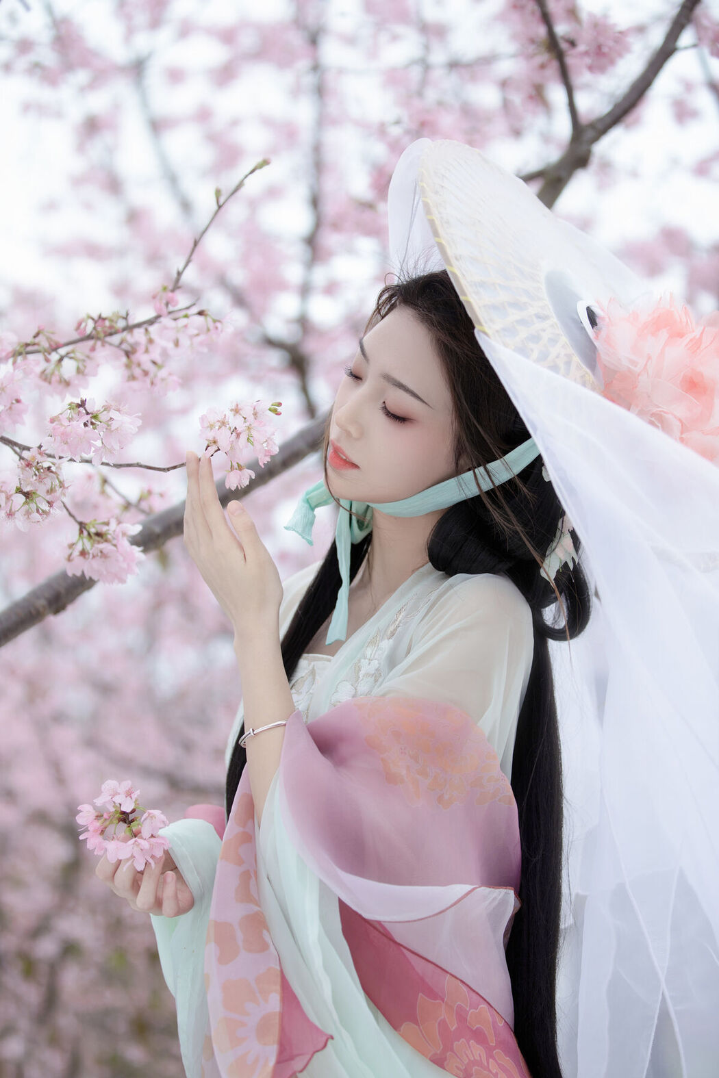 YiTuYu艺图语 Vol.7214 Zhi Zhi Qi