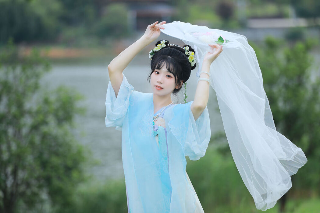 YiTuYu艺图语 Vol.7304 Zhou Zhou Ay