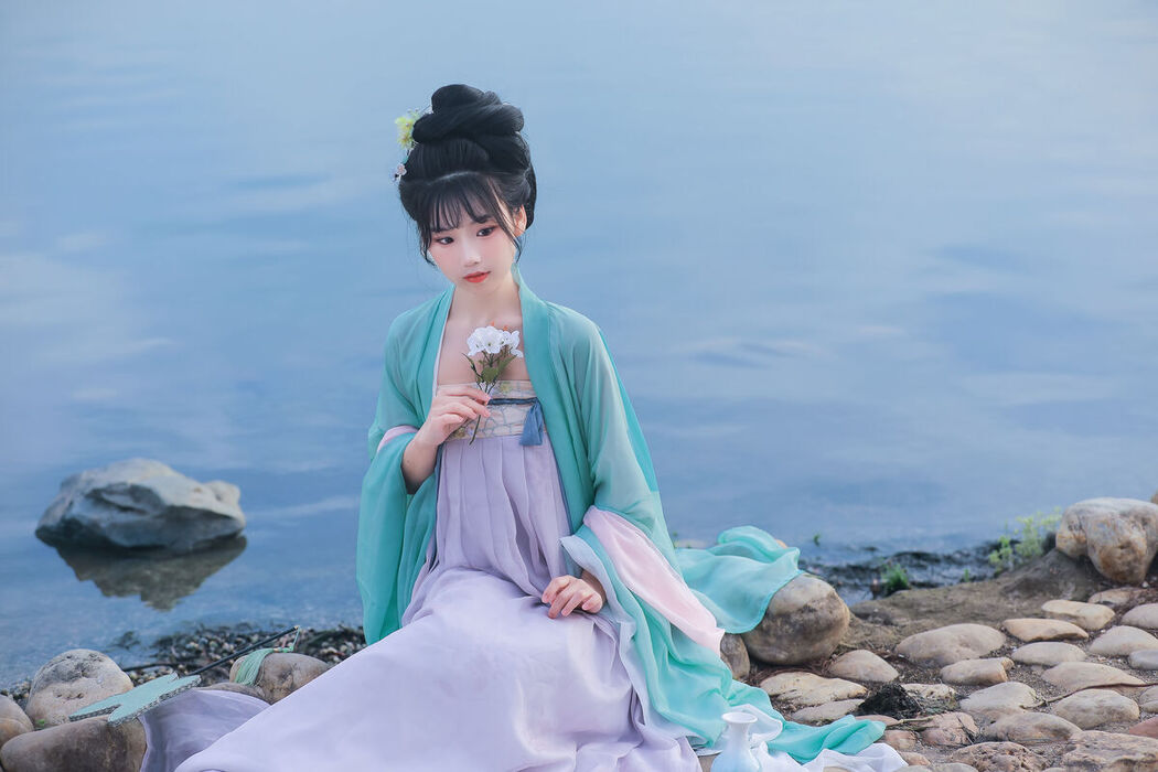 YiTuYu艺图语 Vol.7164 Zhou Zhou Ay