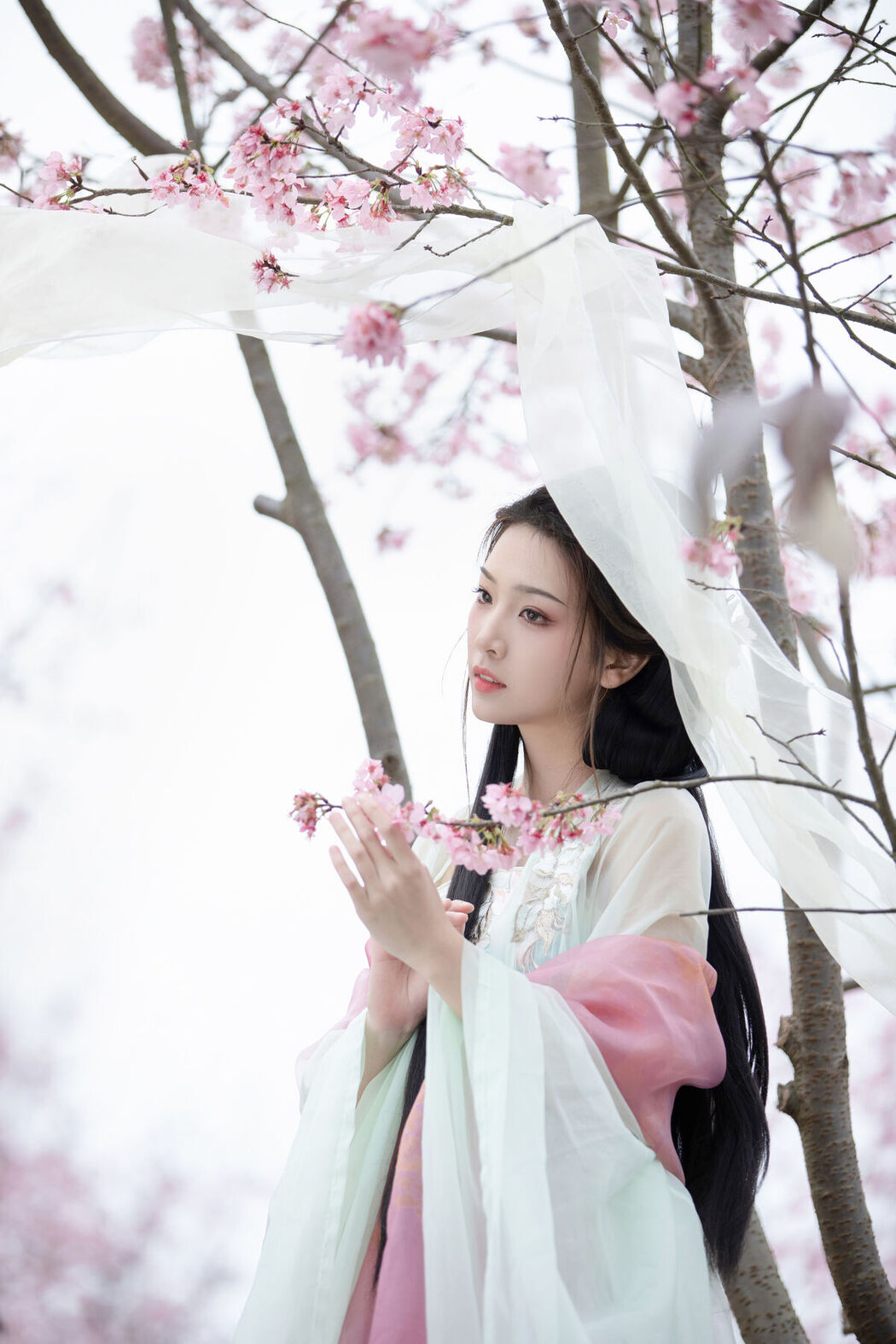 YiTuYu艺图语 Vol.7214 Zhi Zhi Qi