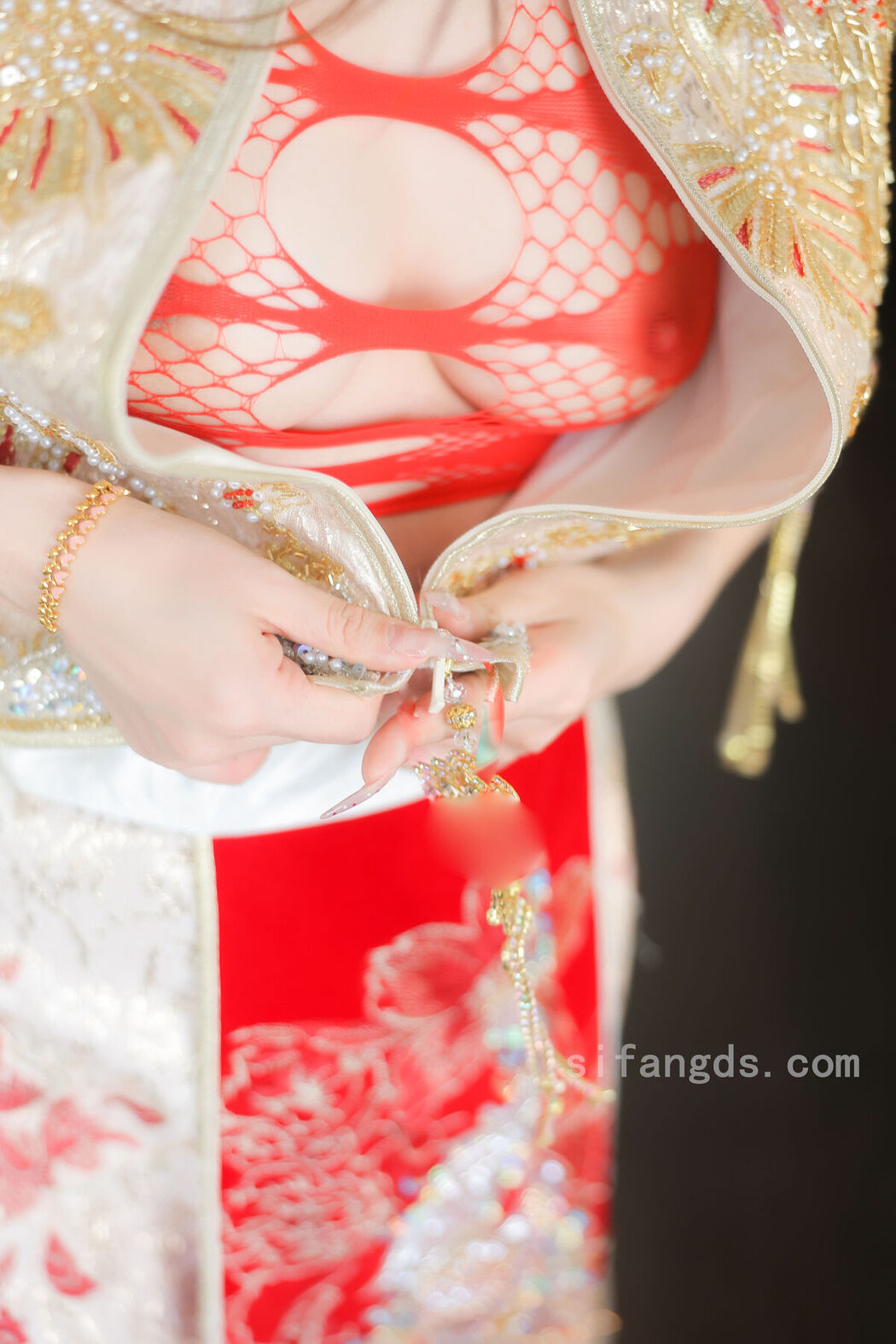 XR Uncensored Candy Tang Tang Candy糖糖 – R18 秀人网模特 新年礼服 Part1