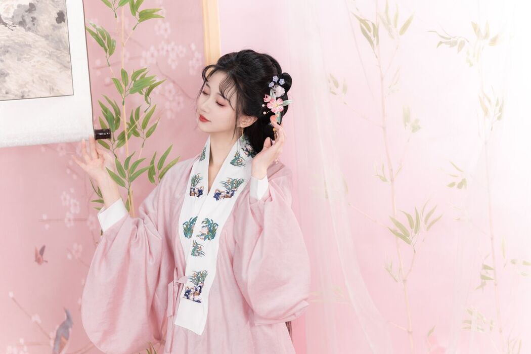 YiTuYu艺图语 Vol.7149 Qi Luo Sheng De Xiao Su Su