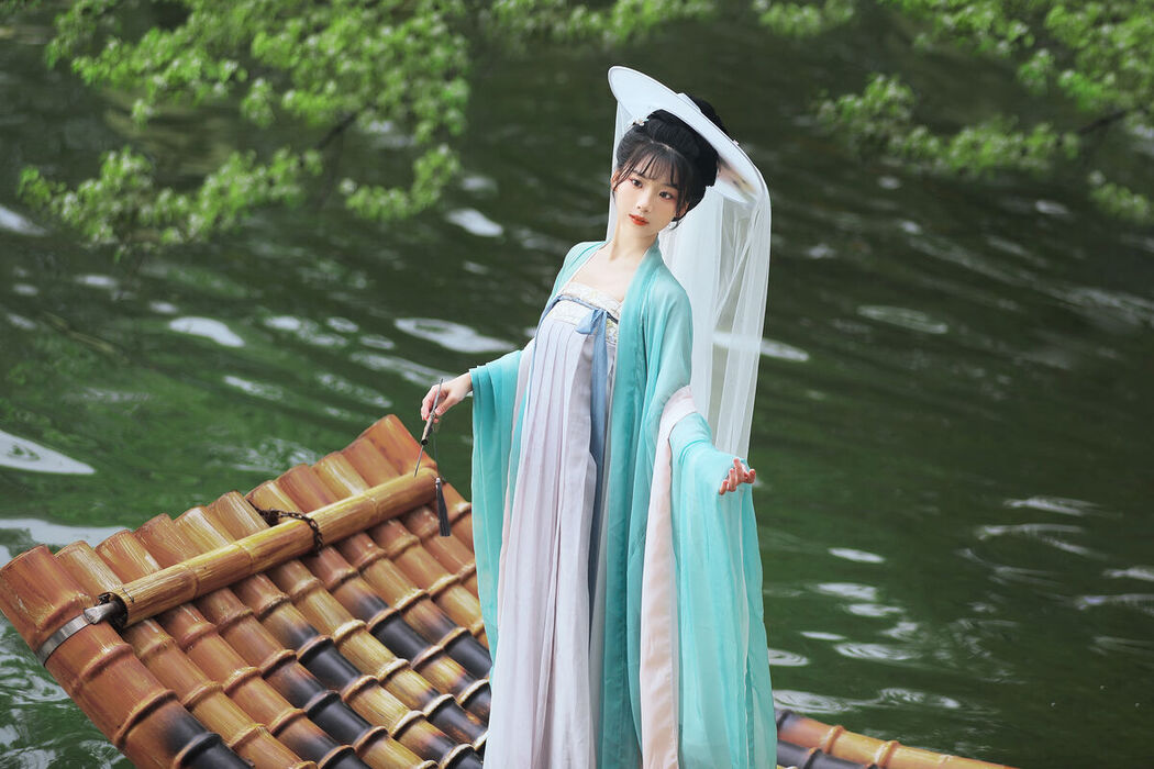 YiTuYu艺图语 Vol.7164 Zhou Zhou Ay