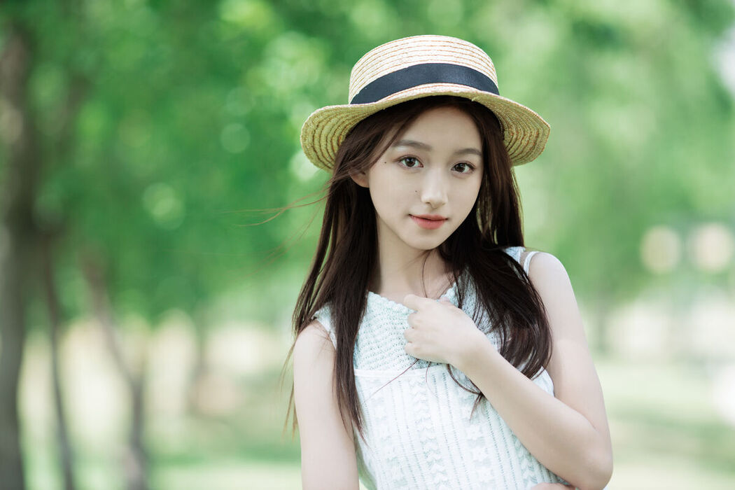 YiTuYu艺图语 Vol.7211 Yu Er